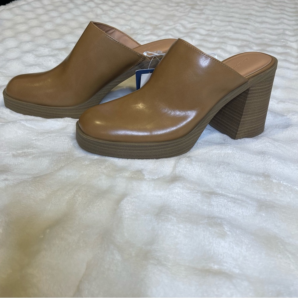 Universal Thread Tan Mules - Picture 9 of 16